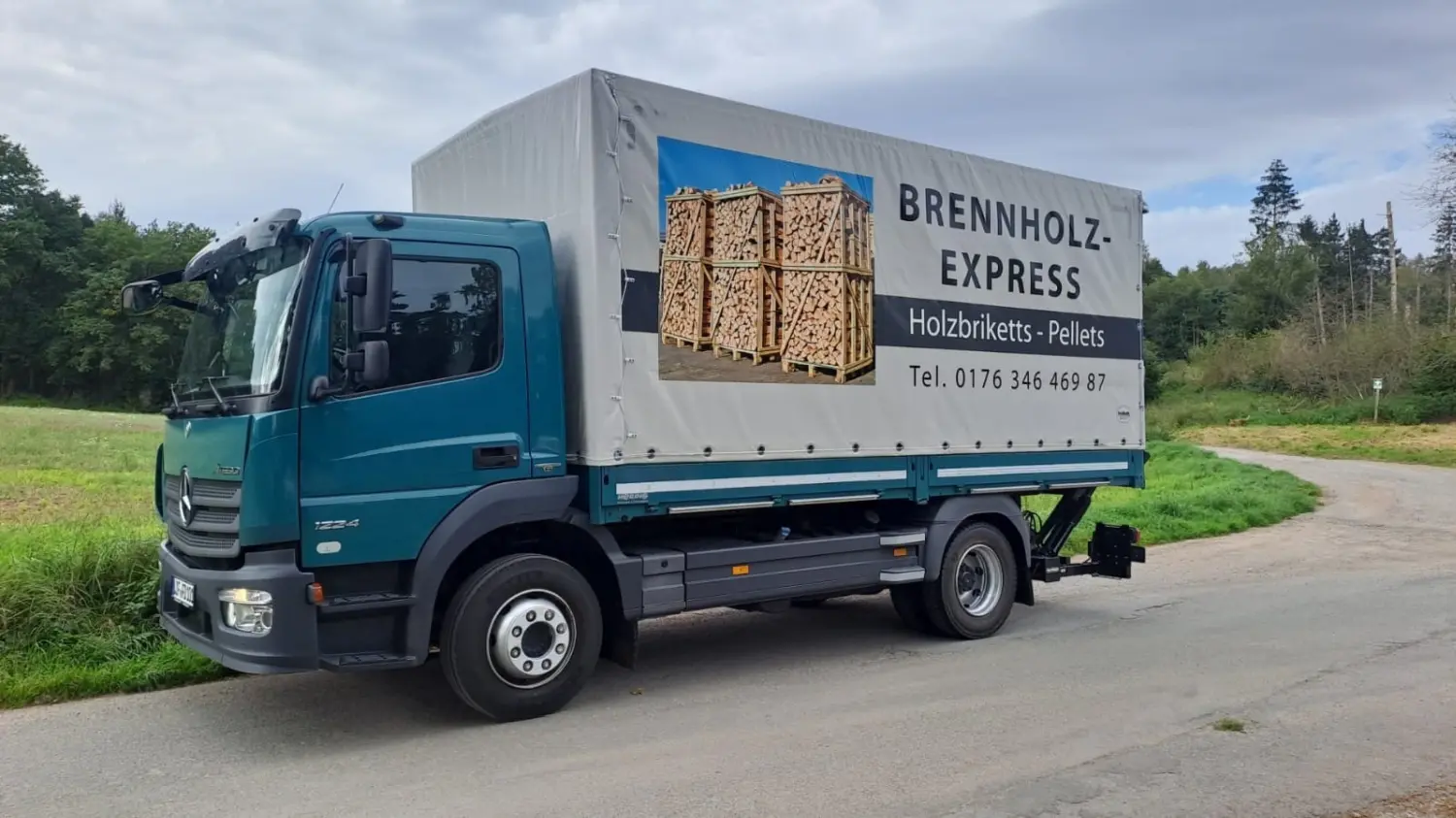 Brennholz-Express-LKW